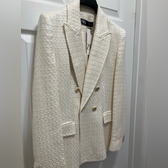Zara Cream Blazer with Gold Buttons - Picture 6 of 9